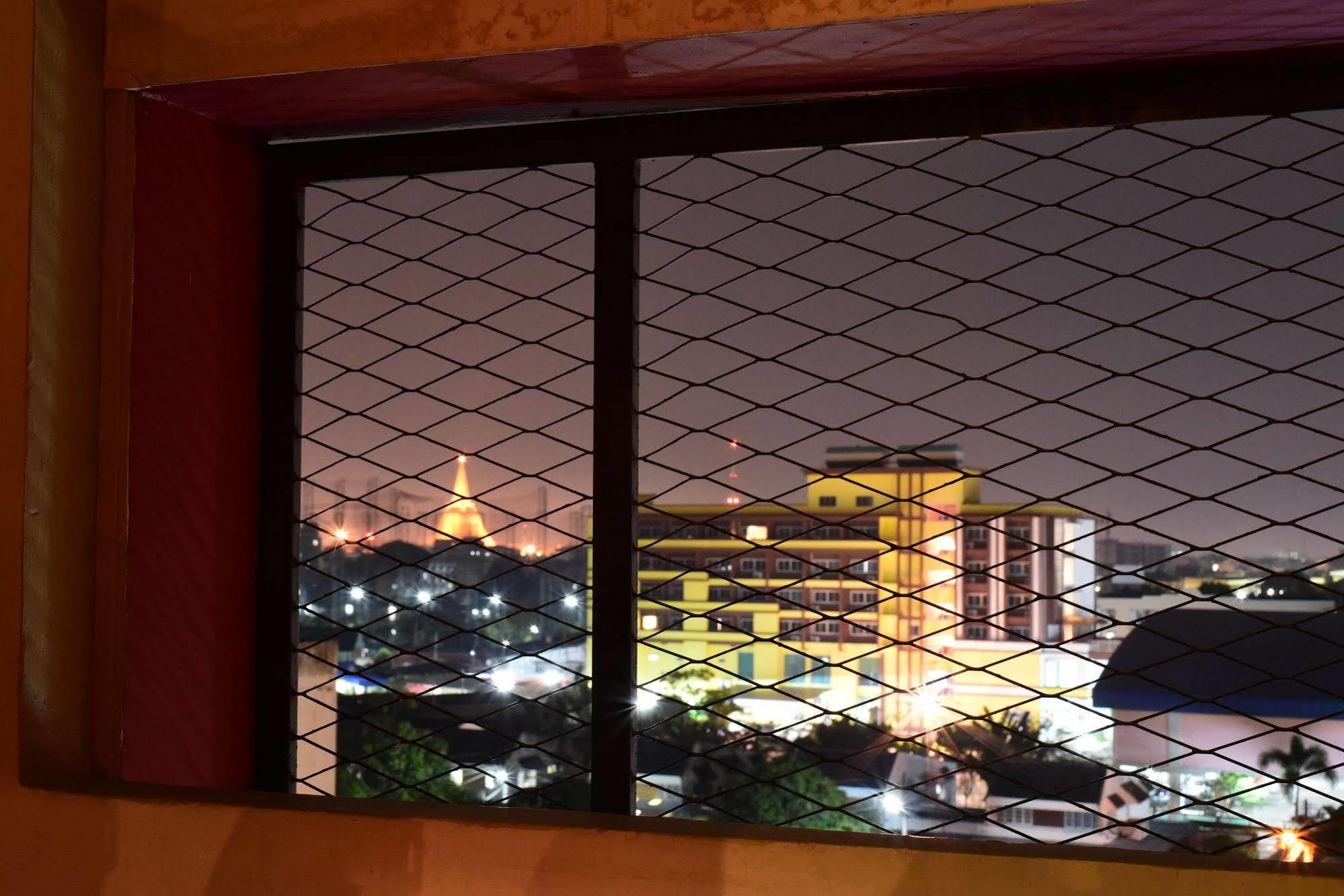 Trendy Hotel Nakhon Pathom Eksteriør bilde